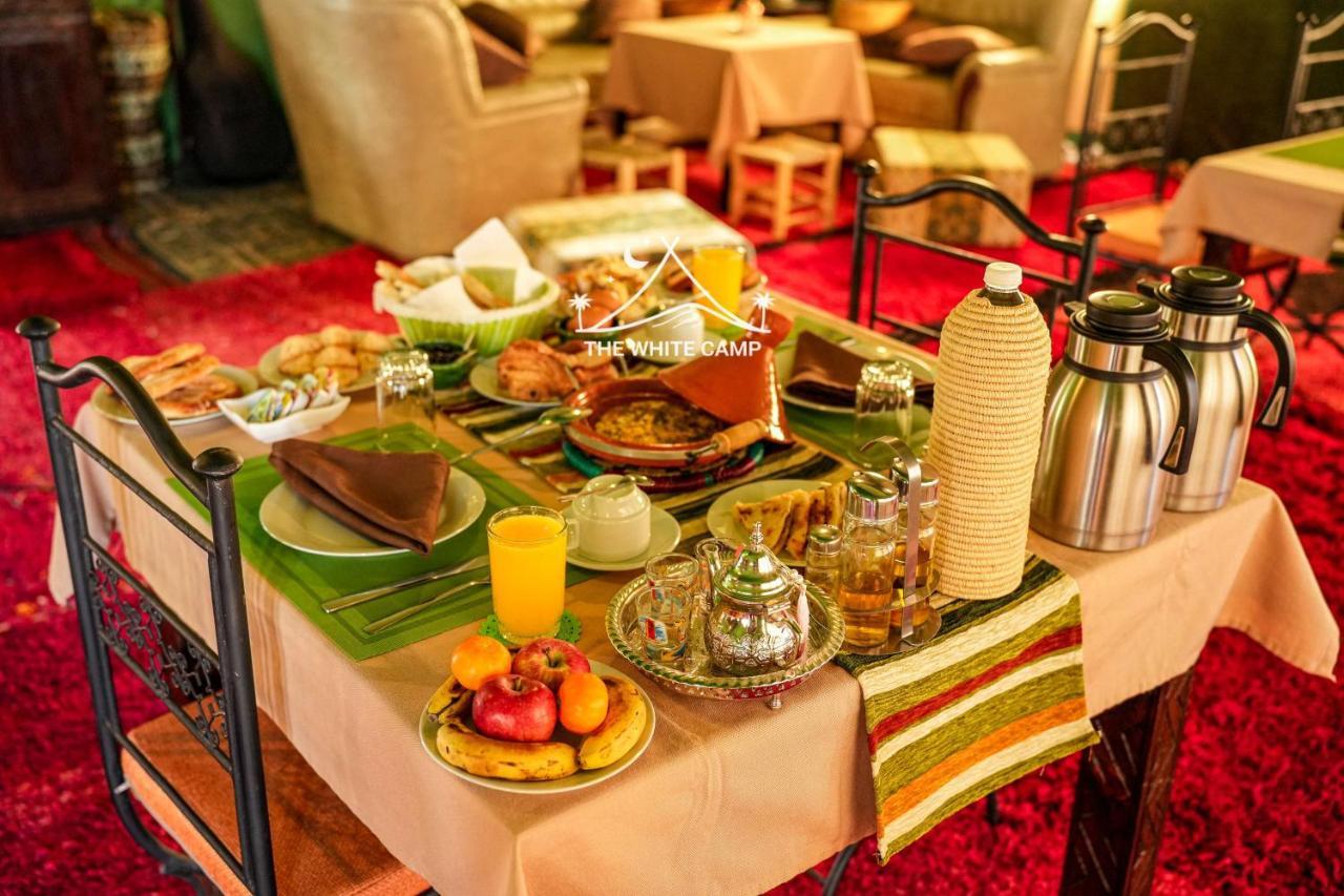 The White Camp - Your Merzouga Luxury Desert Camp & Erg Chebbi Dunes Camel Riding Dış mekan fotoğraf