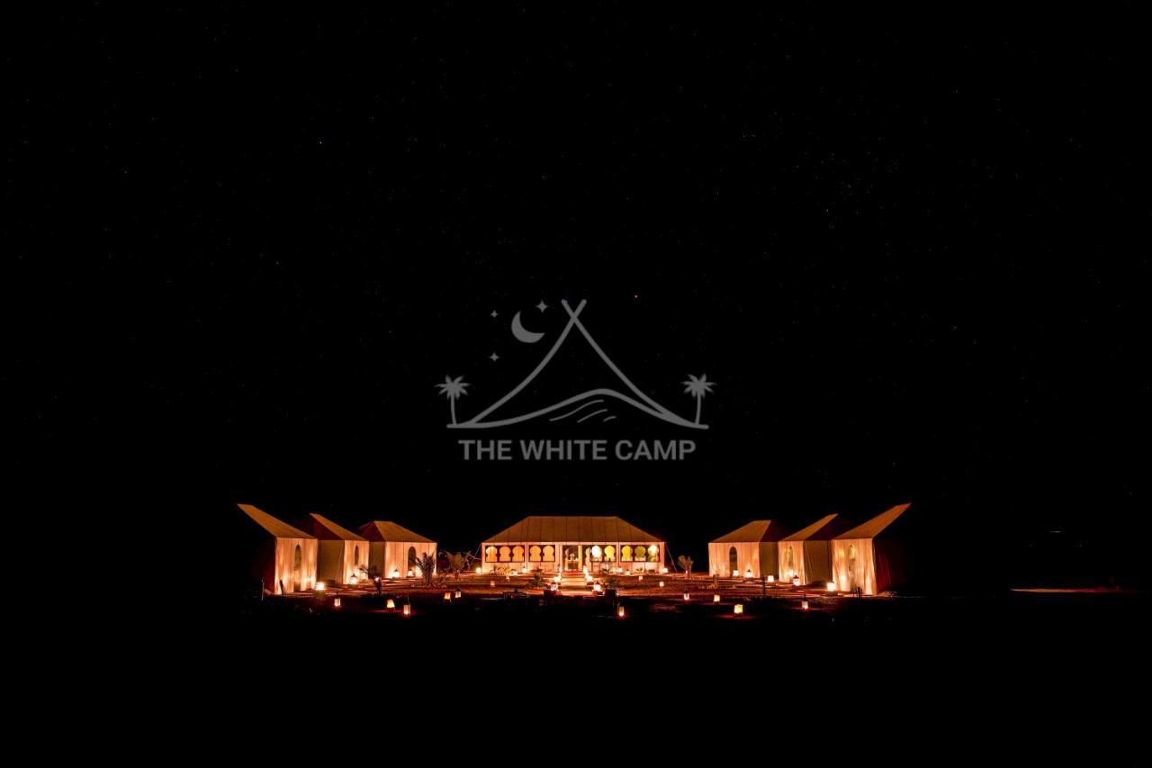 The White Camp - Your Merzouga Luxury Desert Camp & Erg Chebbi Dunes Camel Riding Dış mekan fotoğraf