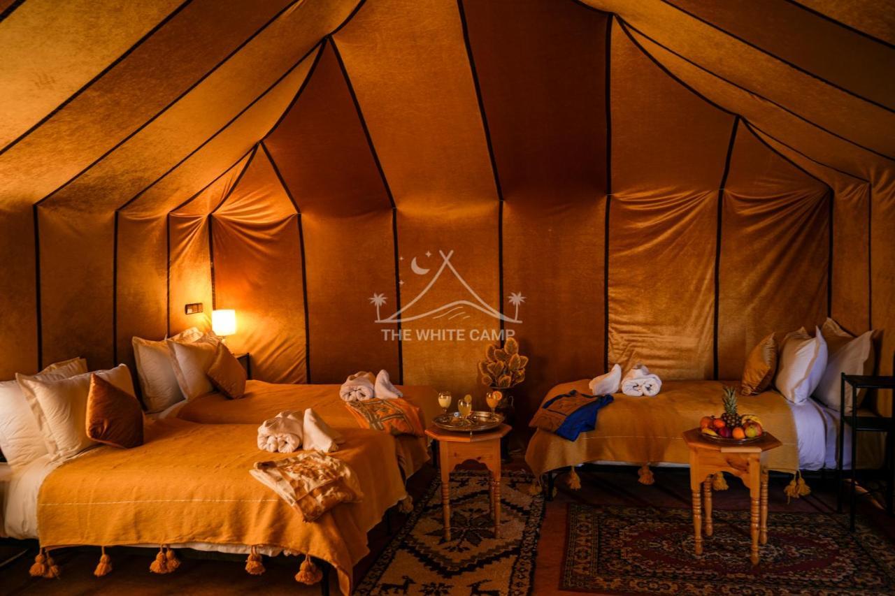 The White Camp - Your Merzouga Luxury Desert Camp & Erg Chebbi Dunes Camel Riding Dış mekan fotoğraf