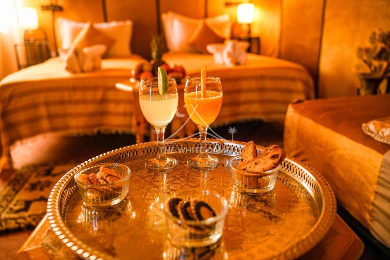 The White Camp - Your Merzouga Luxury Desert Camp & Erg Chebbi Dunes Camel Riding Dış mekan fotoğraf