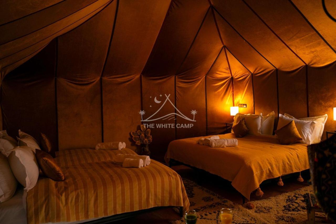 The White Camp - Your Merzouga Luxury Desert Camp & Erg Chebbi Dunes Camel Riding Dış mekan fotoğraf