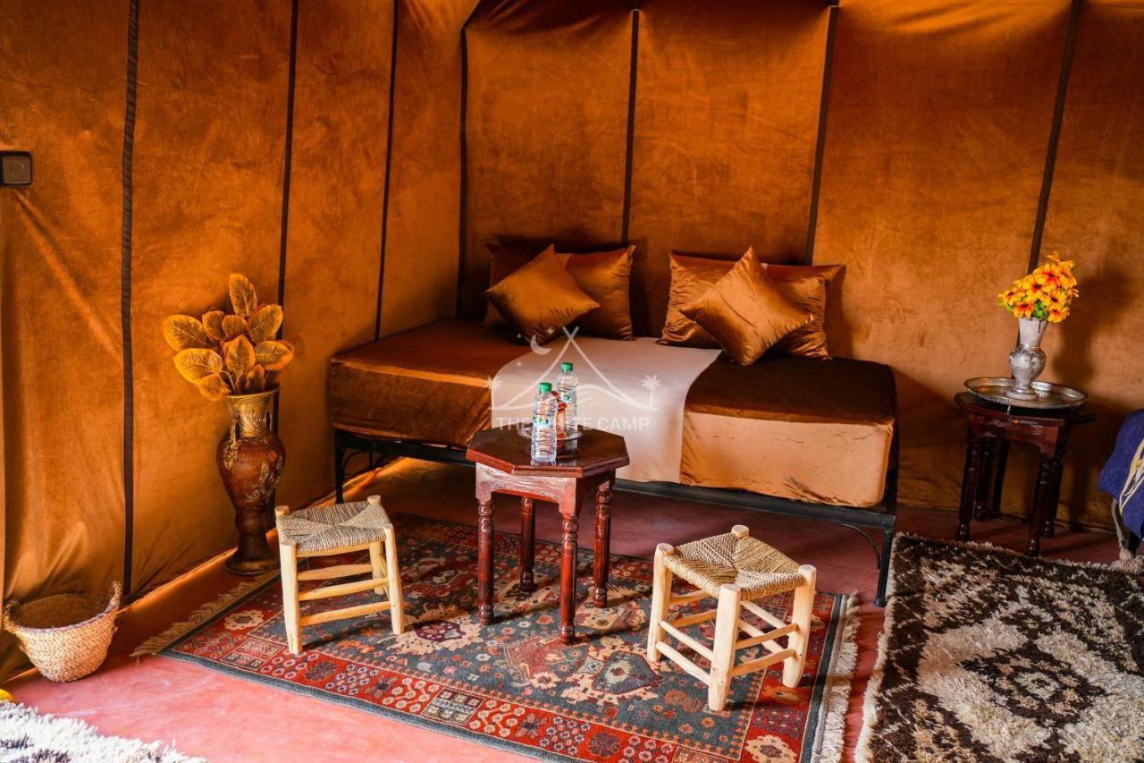 The White Camp - Your Merzouga Luxury Desert Camp & Erg Chebbi Dunes Camel Riding Dış mekan fotoğraf