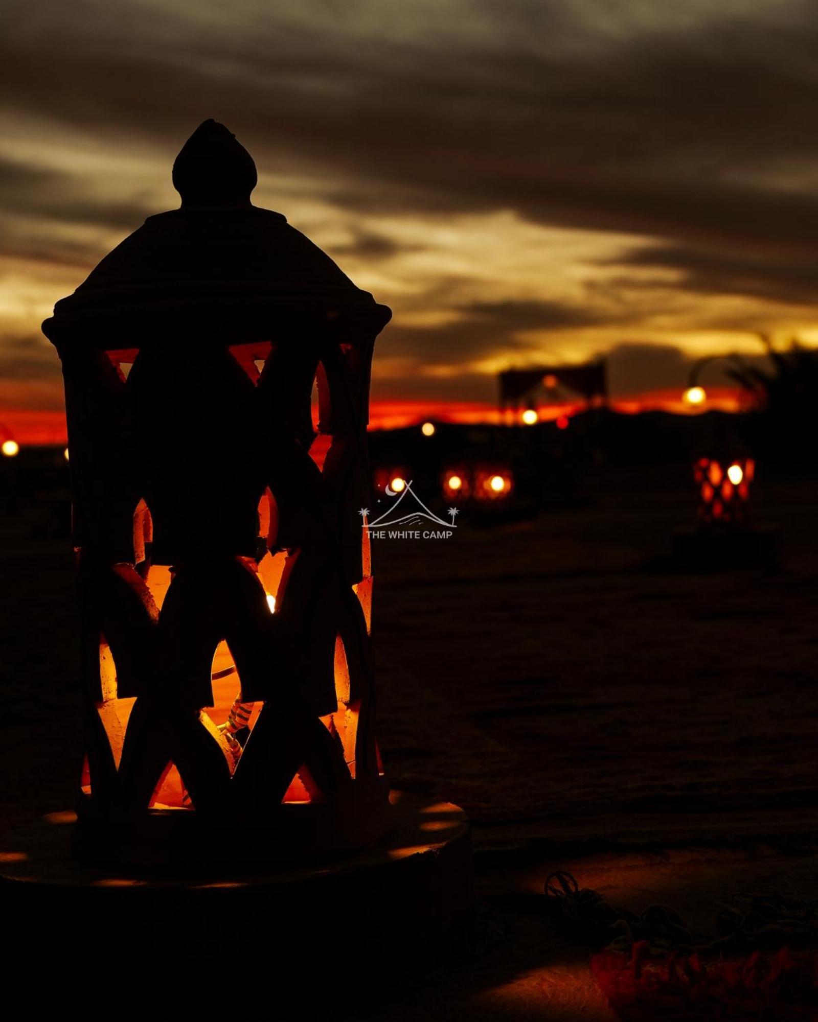 The White Camp - Your Merzouga Luxury Desert Camp & Erg Chebbi Dunes Camel Riding Dış mekan fotoğraf