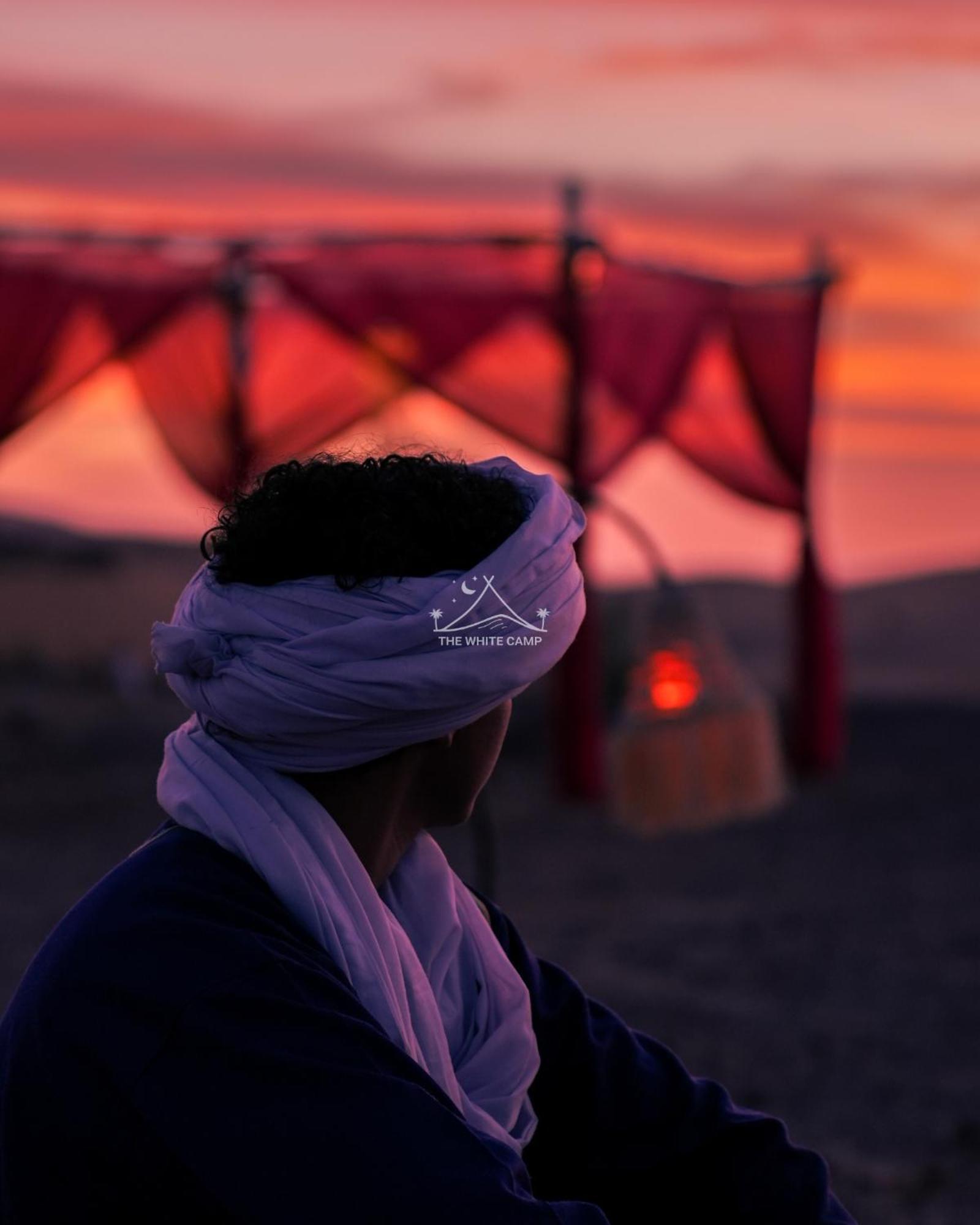 The White Camp - Your Merzouga Luxury Desert Camp & Erg Chebbi Dunes Camel Riding Dış mekan fotoğraf